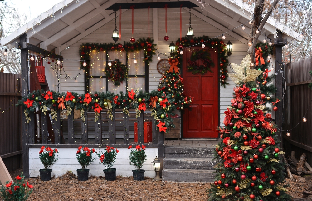 Outdoor Christmas Decor Ideas for Kansas City Homes 